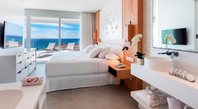 Royal Hideaway Corales Suites